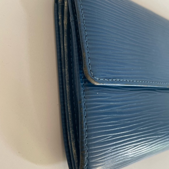 lV Epi long wallet - Picture 4 of 8